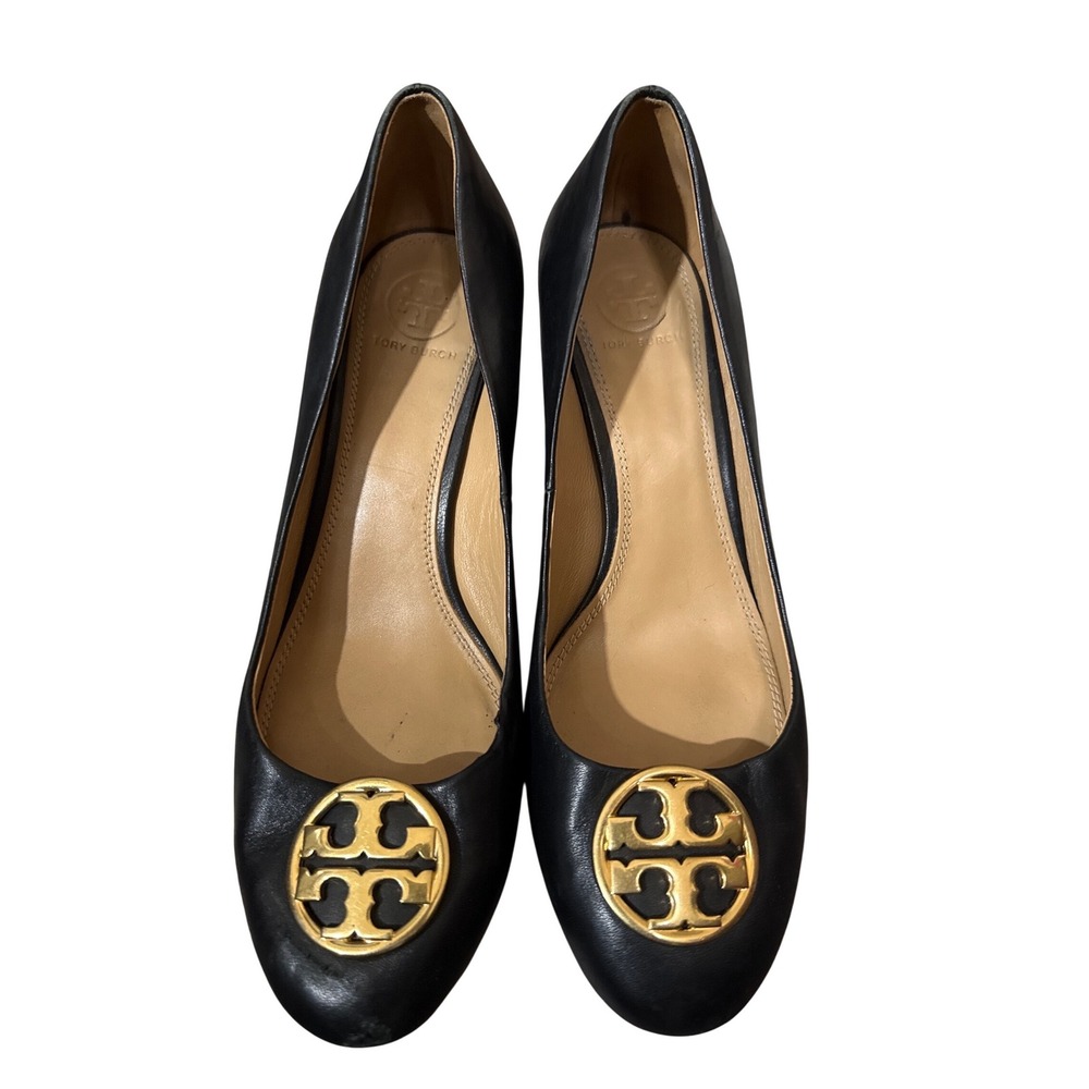 Tory Burch Sally Black Leather Wedge Pumps Gold Logo Medallion Size 8.5